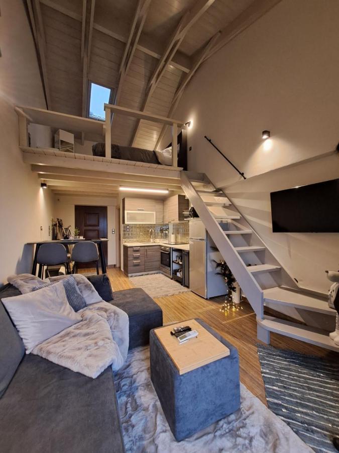 Vrachos Suites Aígion Luaran gambar