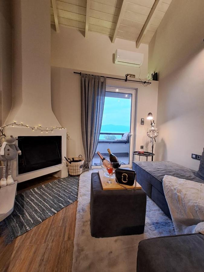 Vrachos Suites Aígion Luaran gambar